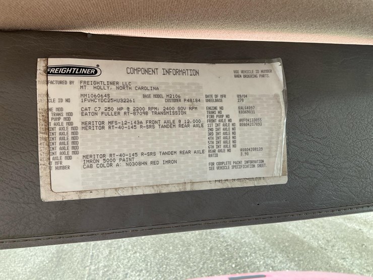 2005-freightliner-m2-106-image-35