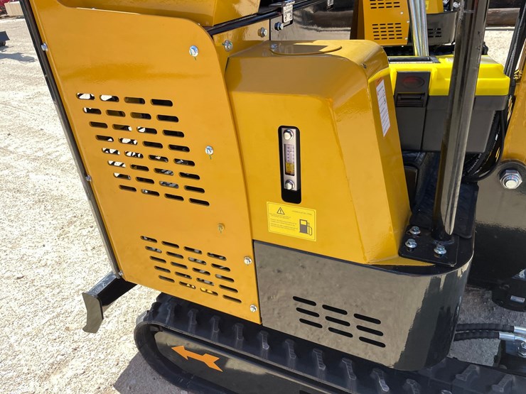 #1101-•-new-ats-rt15r-mini-excavator-image-16