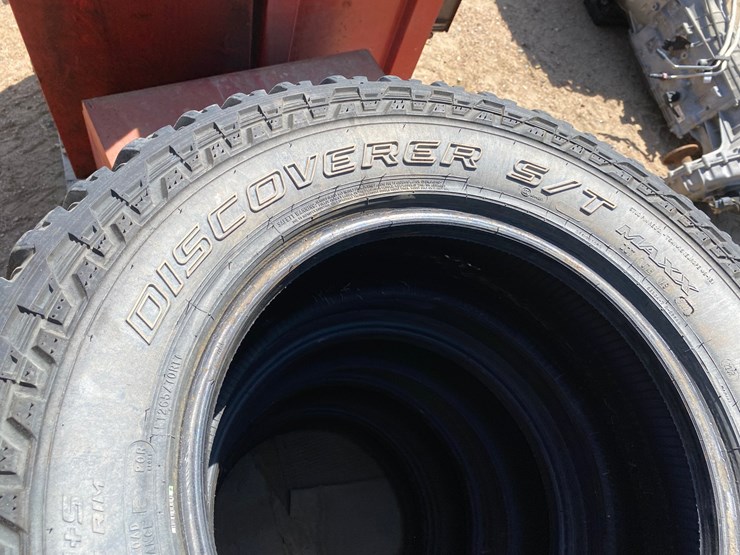 #7427-•-set-of-(4)-cooper-discover-st-tires-(antigo,-wi)-image-6