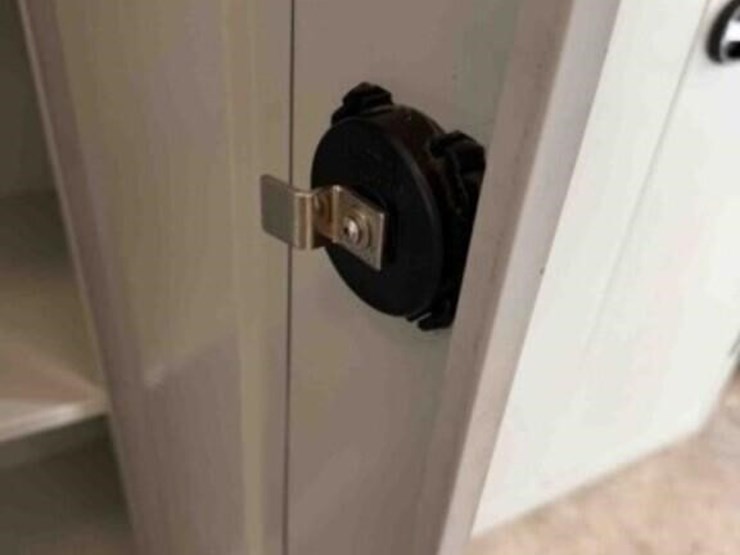 metal-storage-cabinet-image-3