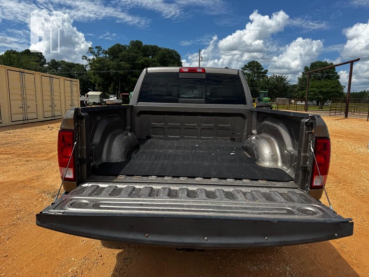 2010-dodge-2500-image-4
