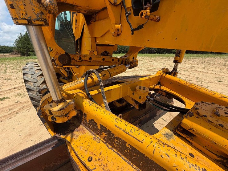 1992-deere-670b-image-37