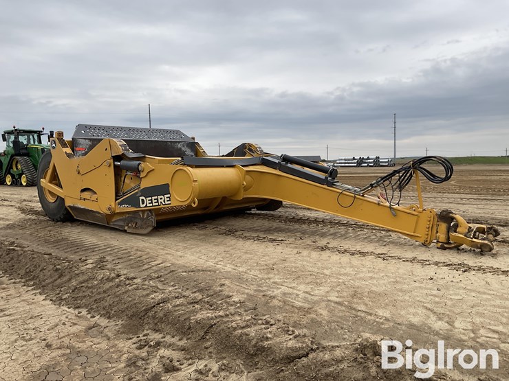 2020-deere-2412e-image-3