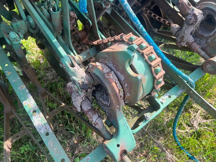 10-john-deere-10-image-19