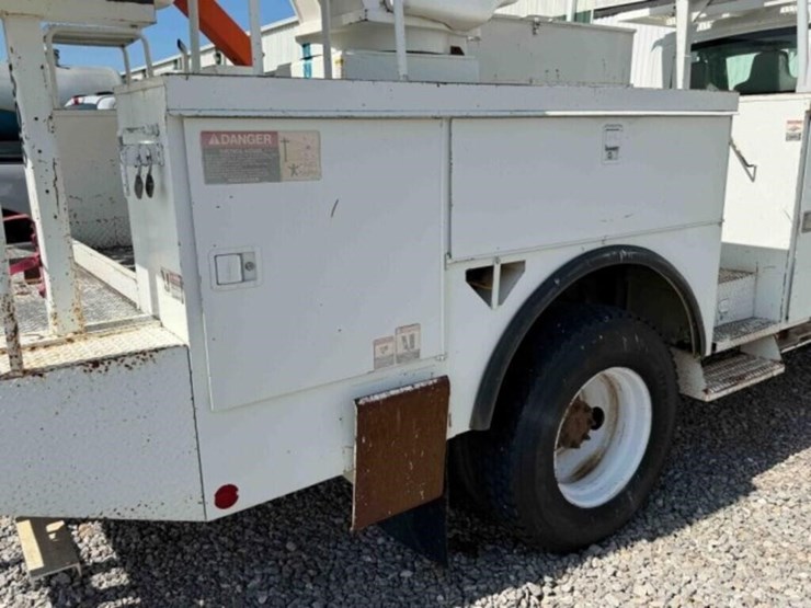 2005-international-durastar-4300-image-25