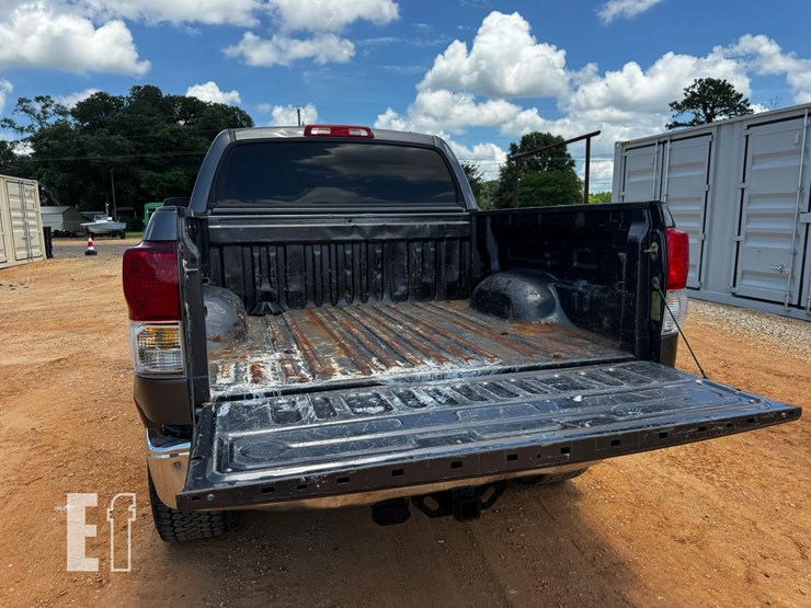 2011-toyota-tundra-image-4
