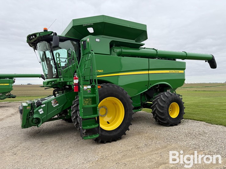 2019-john-deere-s780-image-1