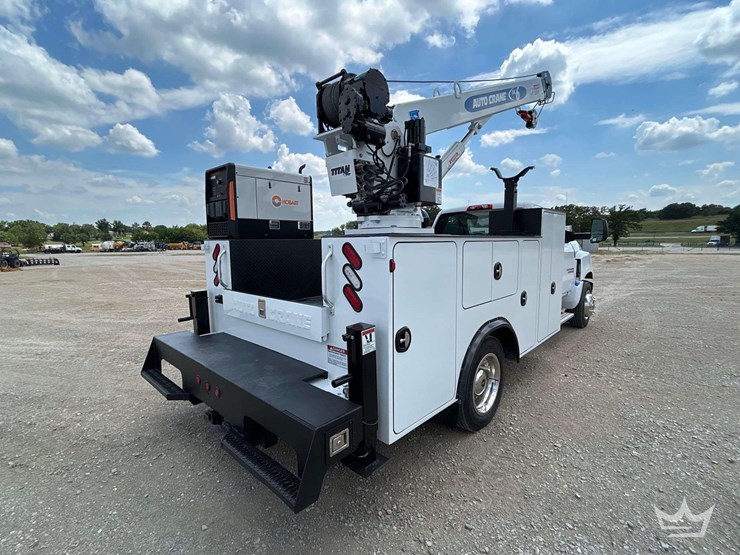 2024-chevrolet-silverado-5500hd-image-4