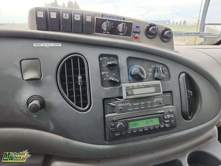 2007-ford-e350-image-37