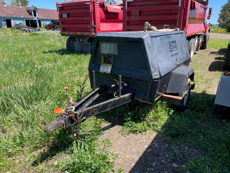 john-deere-4239d-image-1