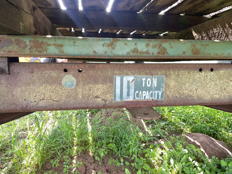 #2007-•-hay-wagon-with-10-ton-running-gear-(colfax-wi)-image-10