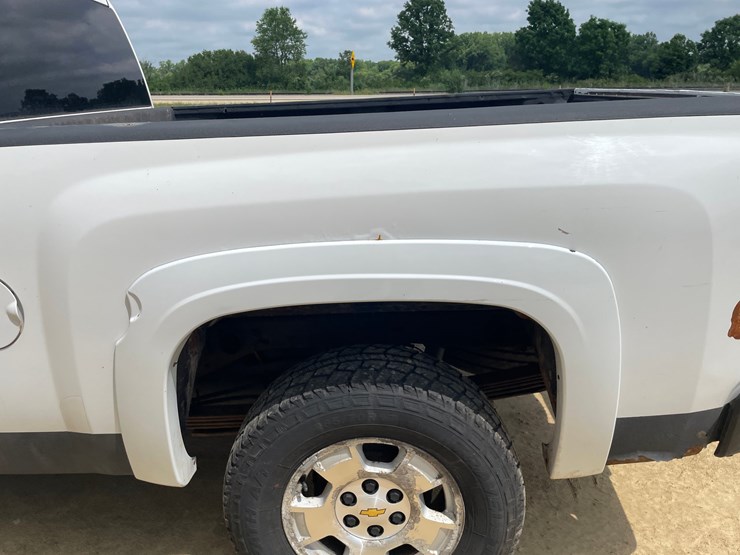 2010-chevrolet-silverado-1500-lt-image-21