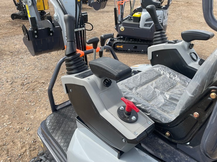 #2033-•-unused-2026-ats-mini-excavator-image-12