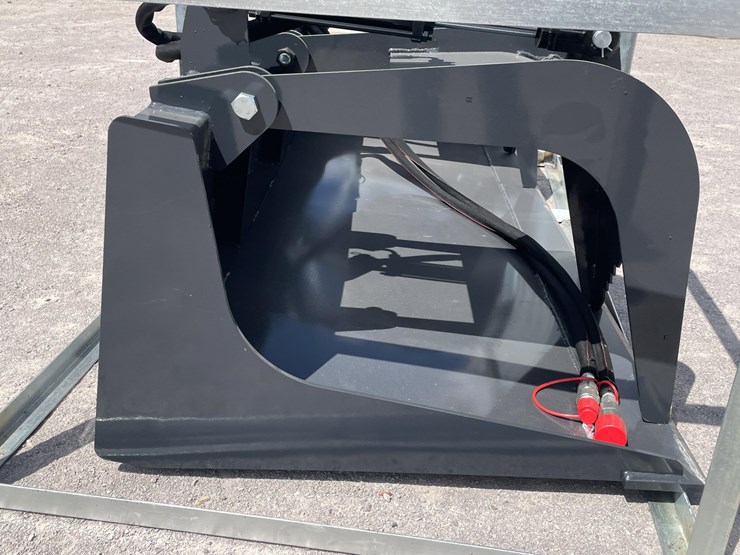 #2763-•-unused-2026-wolverine-skid-steer-grapple-bucket-attachment-image-11