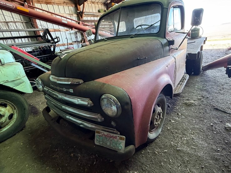 1948-dodge-one-ton-with-flatbed-image-1