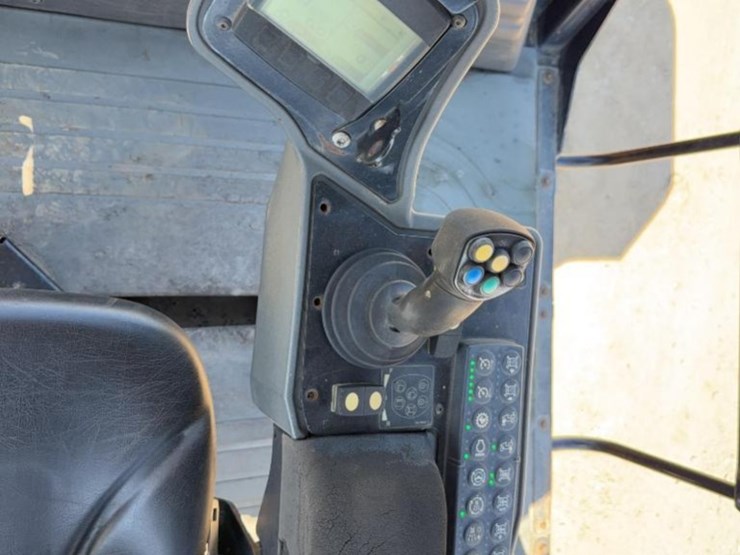 2016-caterpillar-cb54b-image-16
