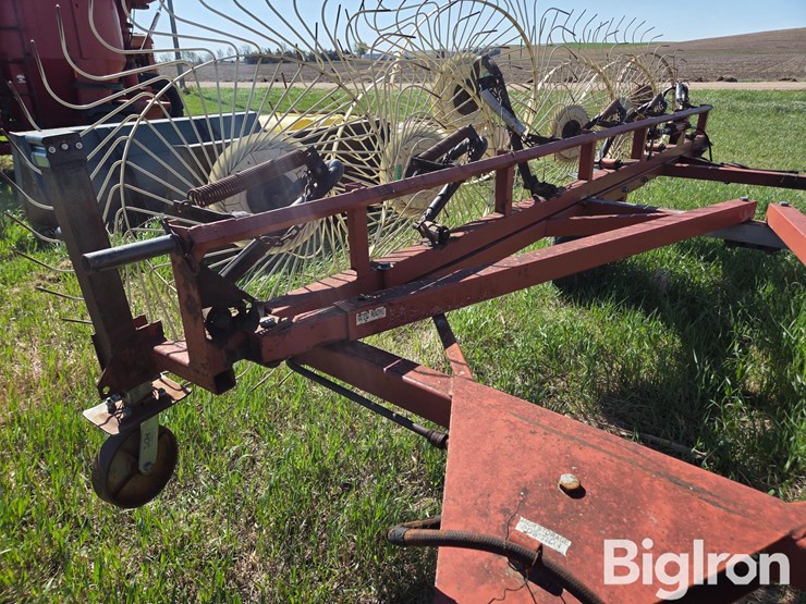 hesston-3980-image-11