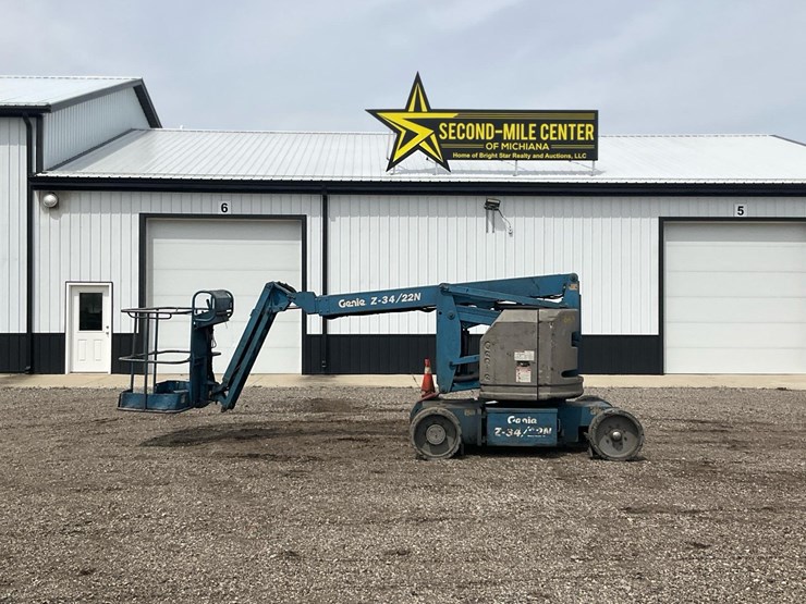 #1250-•-2006-genie-boom-lift-image-2