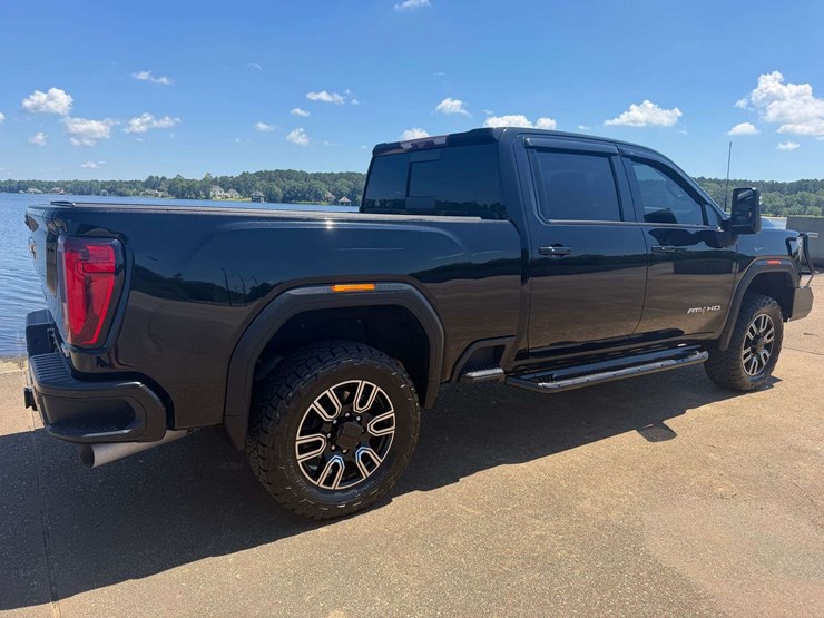 2020-gmc-sierra-2500-image-3