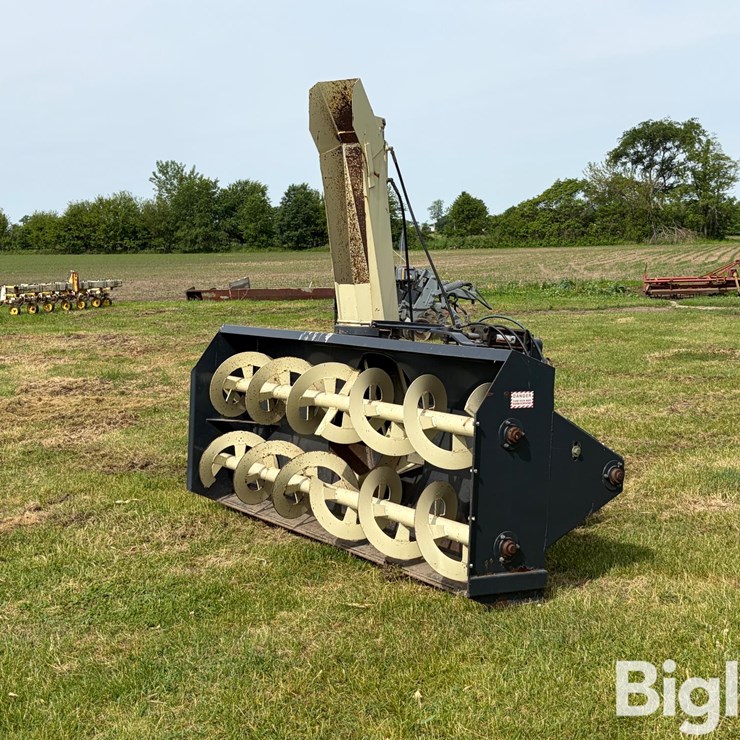 Buhler / Allied 9620 Snowblower