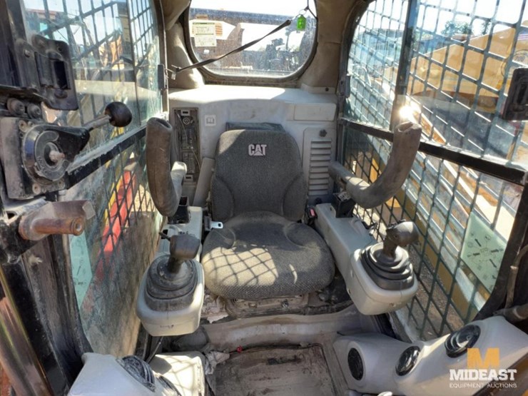 2011-caterpillar-262c-image-9