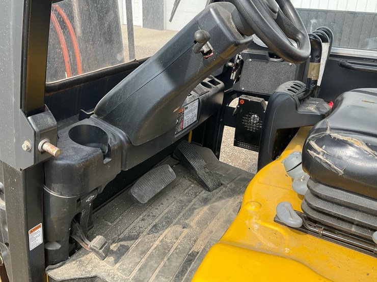 #1358-•-2017-yale-electric-forklift-image-20