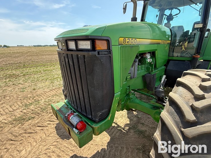 1995-john-deere-8200-image-10