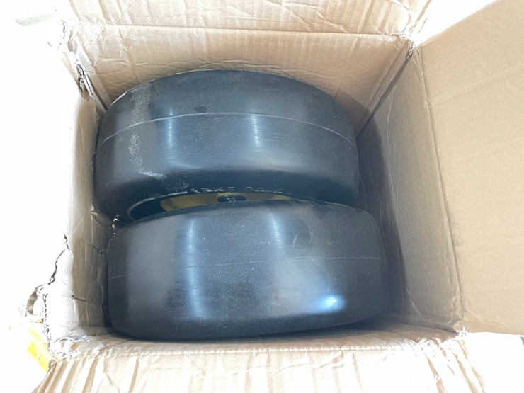 john-deere-2445-image-6