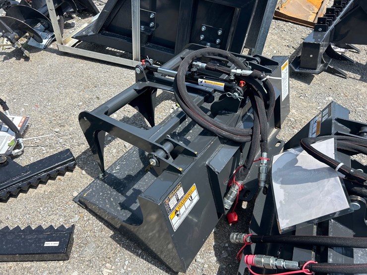 #108-•-mini-skid-steer-grapple-bucket-image-3