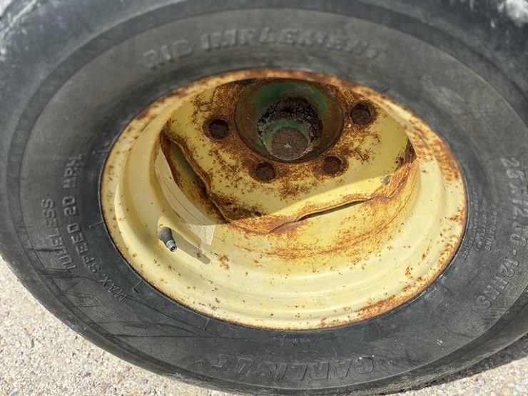 john-deere-346-image-19