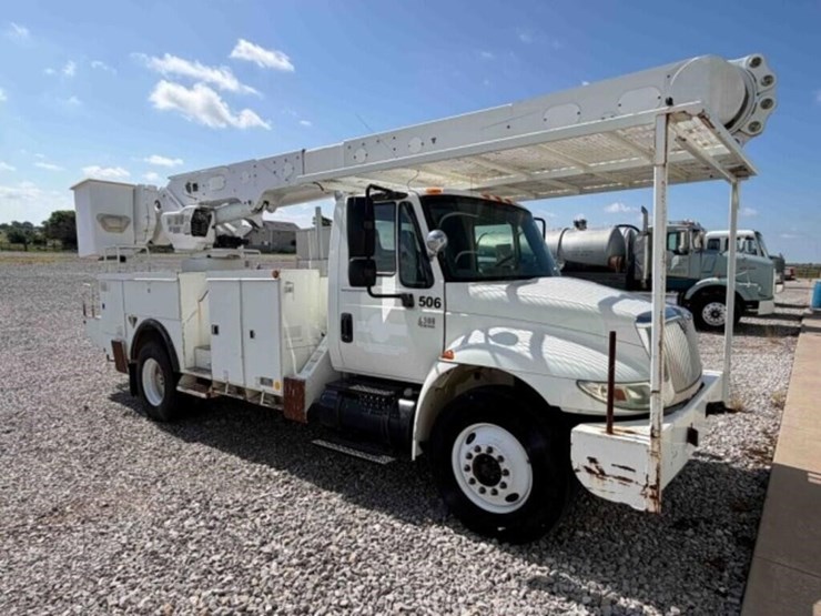 2005-international-durastar-4300-image-2
