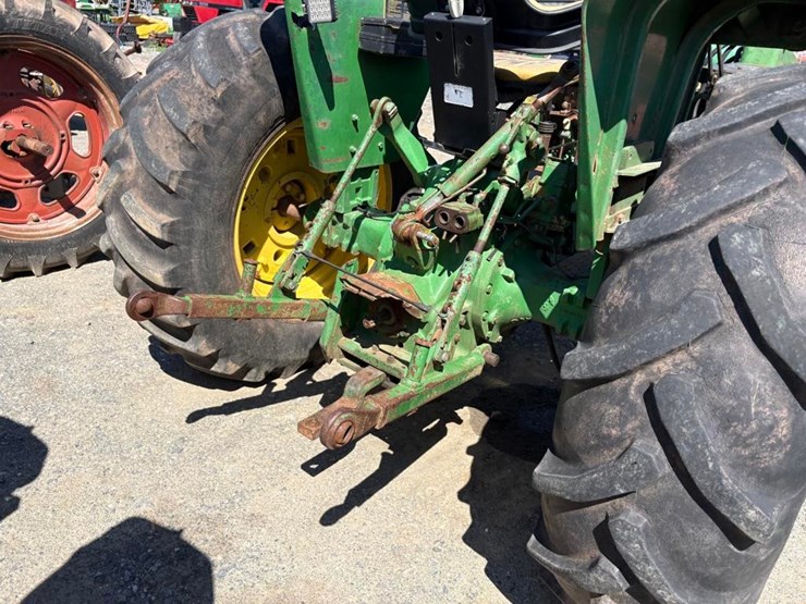john-deere-2440-image-10