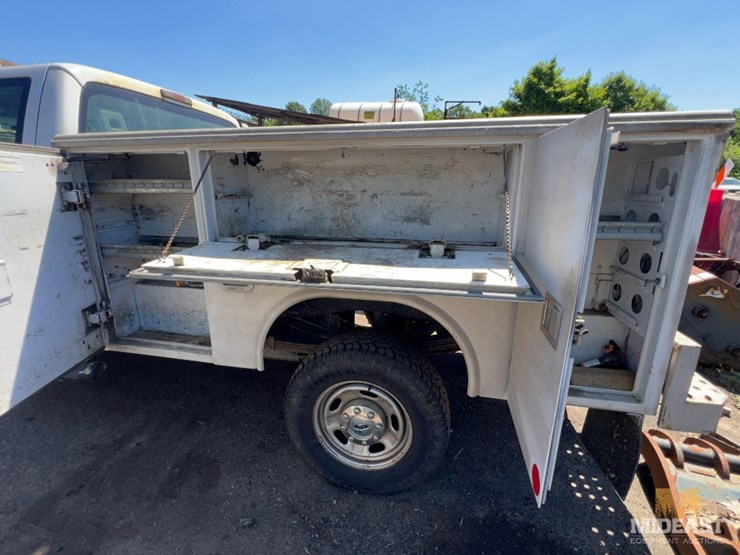 2011-ford-f350-image-13