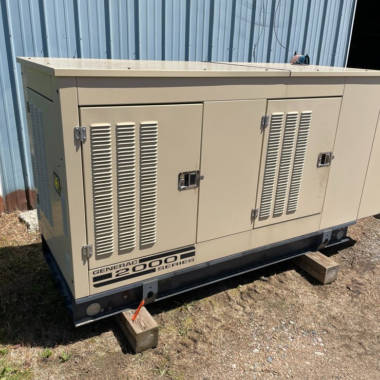 #7057 • Generac 2000 Series Natural Gas Generator (Deerbrook, WI)