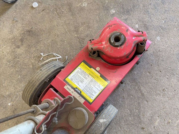 22-ton-floor-jack-purchased-at-harbor-freight-image-5
