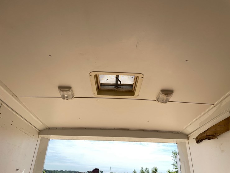 #412-•-2012-middlebury-16'-enclosed-trailer-(has-wi-title)-image-62