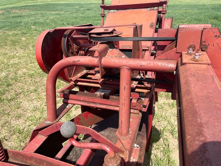 new-holland-273-image-30