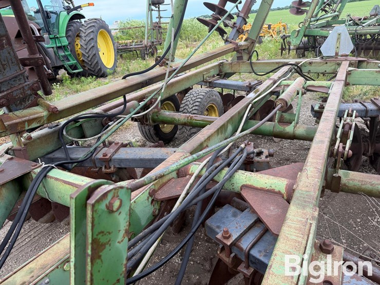 john-deere-30-image-14