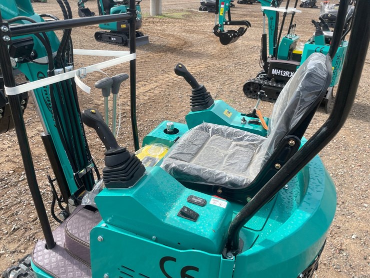 #2023-•-2026-cfg-h16r-mini-excavator-image-13