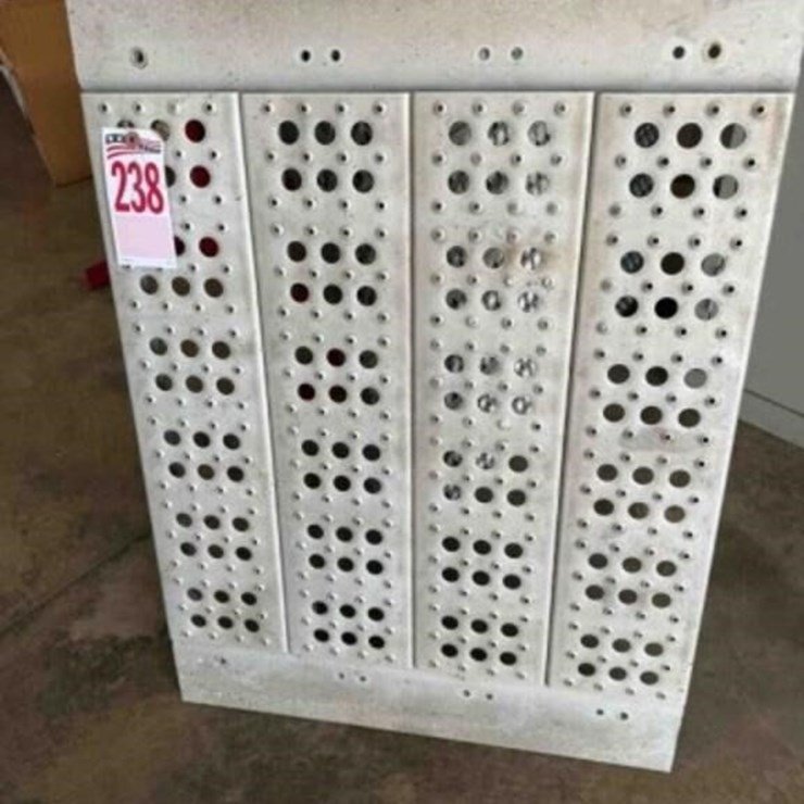 Aluminum truck grate