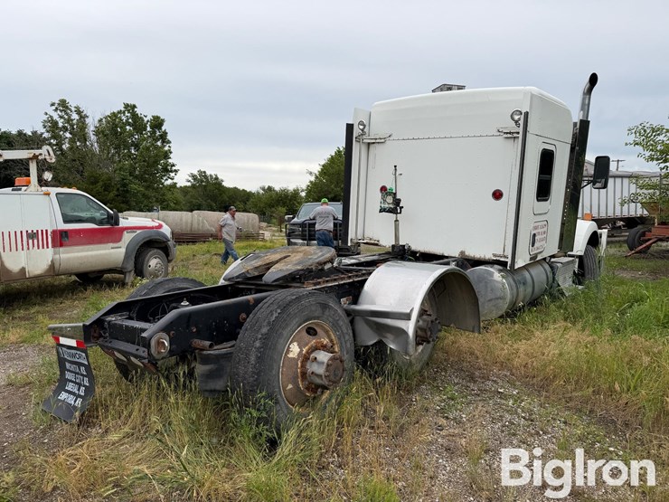 2013-kenworth-t800-image-5