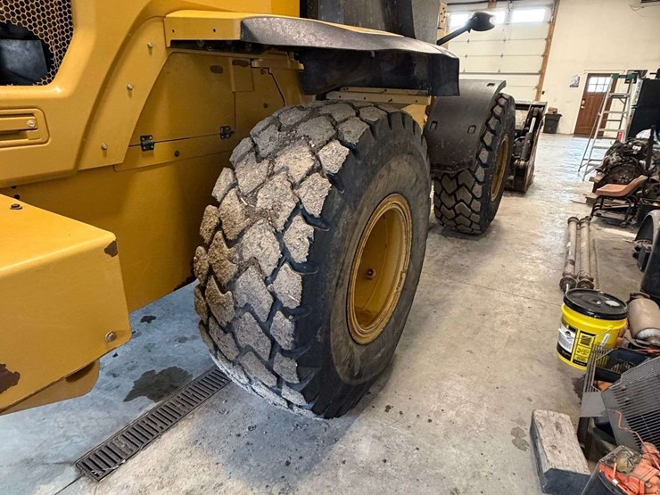 caterpillar-938-image-9