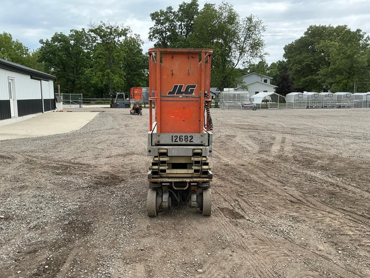 2006-jlg-1930es-image-6