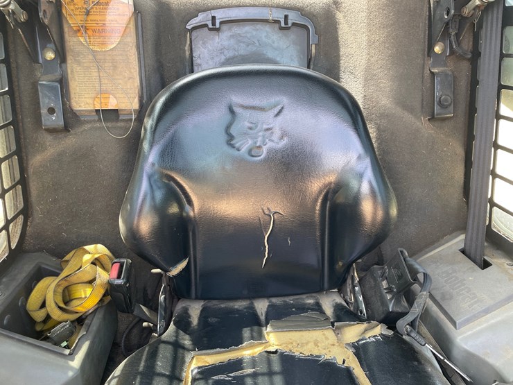 2013-bobcat-s650-image-42