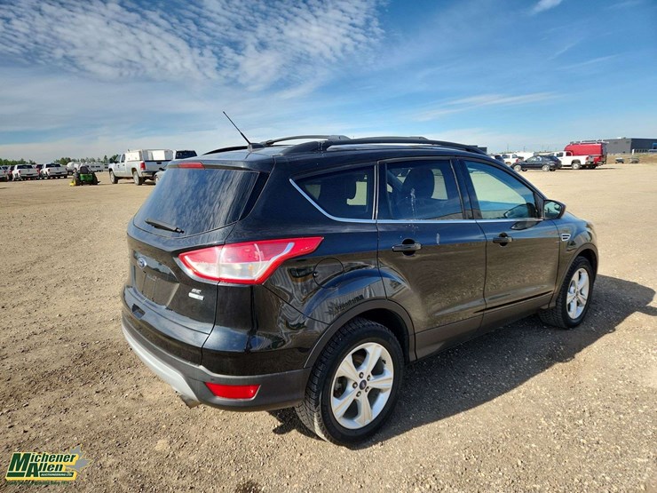 2015-ford-escape-image-4