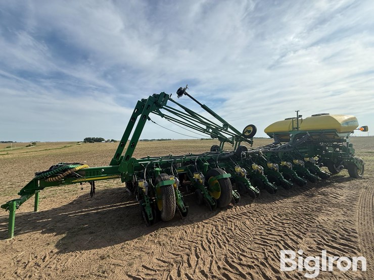 2011-john-deere-1770nt-ccs-image-1