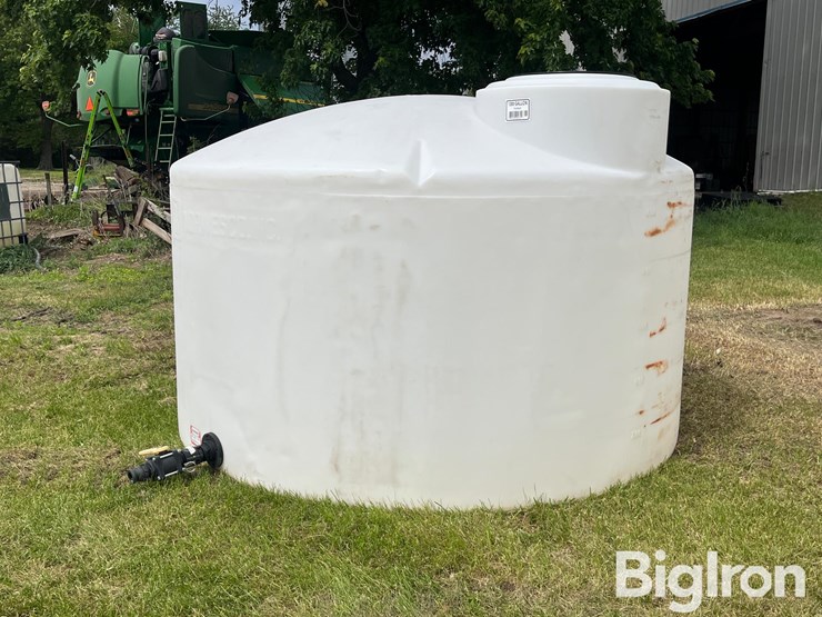 norwesco-1,300-gal-poly-tank-image-1