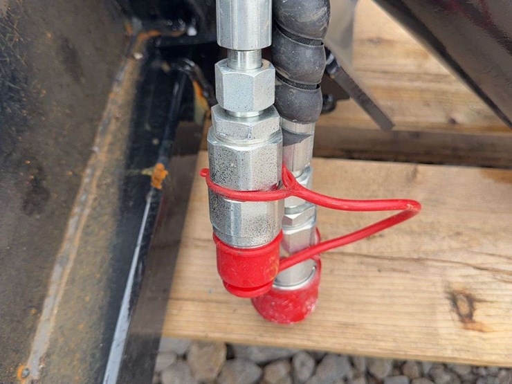 hydraulic-auger-drive-with-two-bits-and-hydraulic-brush-cutter-attachment-image-6