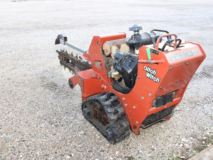 ditch-witch-c24x-image-2