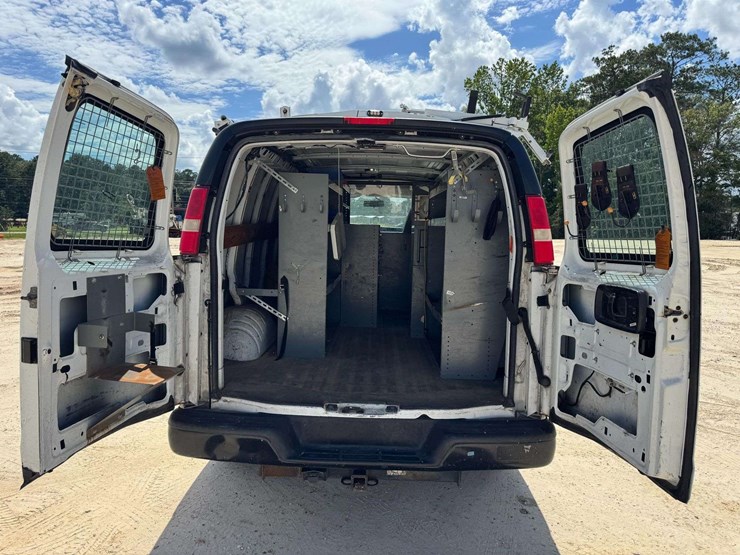 2013-chevrolet-express-g2500-image-20